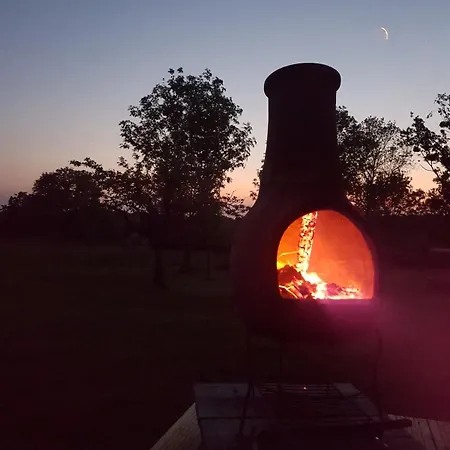 En Materiaux Naturels Sauna, Couchers De Soleil Et Chevaux *